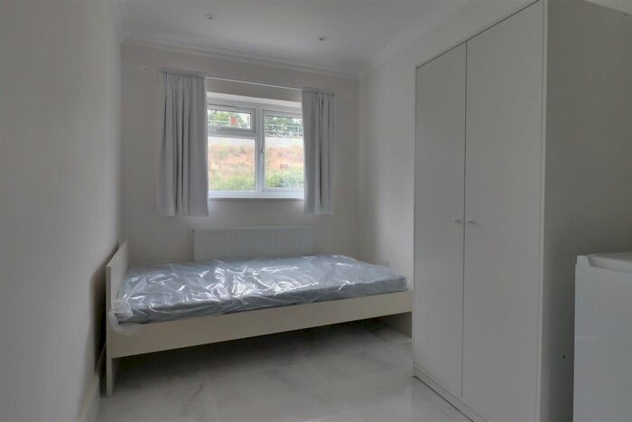 Studio To Rent In Tavistock Avenue, Perivale, Greenford, UB6