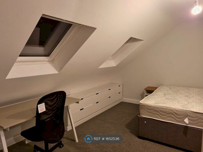 6 Bedroom Terraced House To Rent In Parkstone Avenue, Bristol, BS7