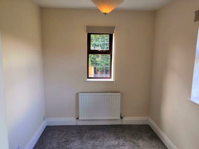 5 Bedroom Detached House To Rent In Elm Walk, Retford, DN22