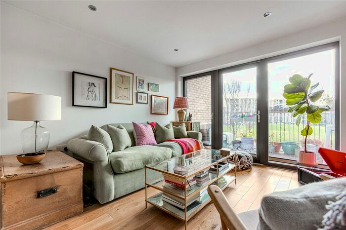 1 Bedroom Flat To Rent In Treherne Court, Eythorne Road, London, SW9