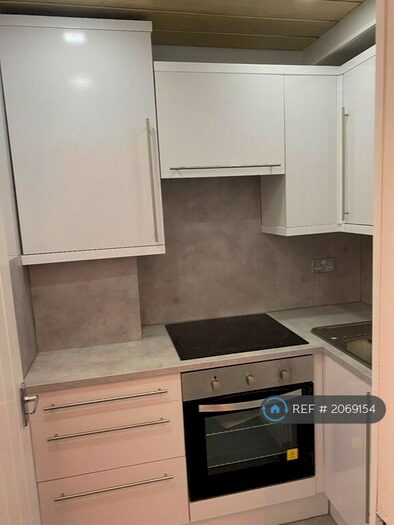 1 Bedroom Flat To Rent In Portland Place, Hamilton, ML3