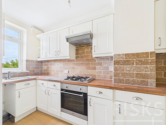 2 Bedroom Flat To Rent In Kiln Road, Benfleet, SS7