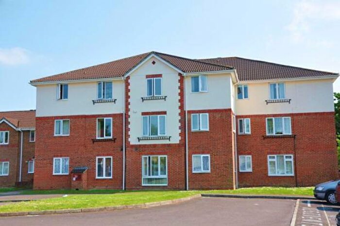 2 Bedroom Flat To Rent In Garden Close, Andover, SP10