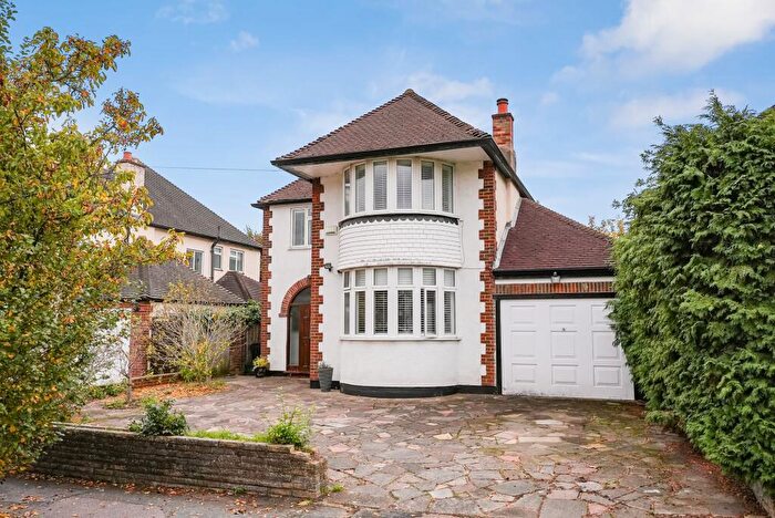 3 Bedroom Detached House For Sale In Holmwood Road, Cheam, SM2