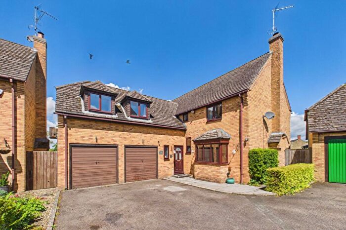 5 Bedroom Detached House For Sale In Whittlebury Road, Silverstone, NN12