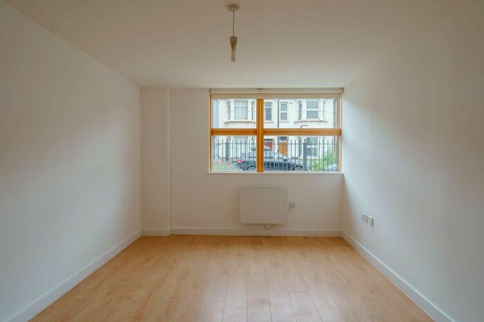 1 Bedroom Flat To Rent In Trundleys Road, London, SE8