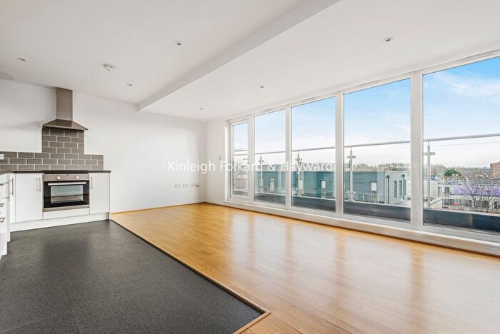 2 Bedroom Flat To Rent In Knighton Park Road, London, SE26