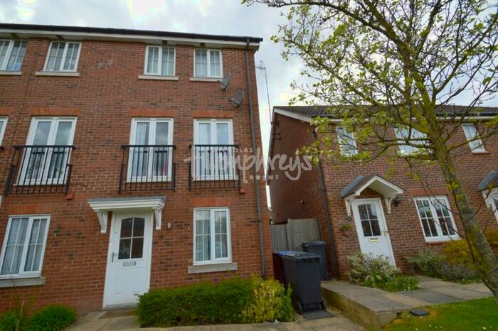 5 Bedroom House To Rent In Cunningham Avenue, AL10