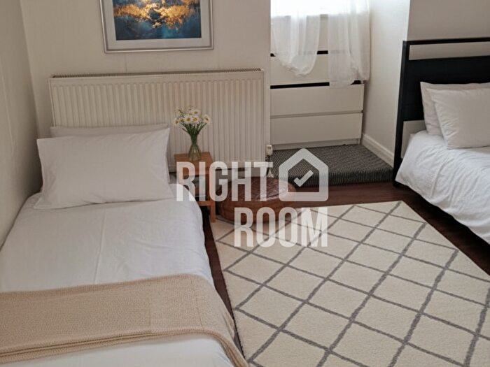 1 Bedroom Flat To Rent In One Bedroom Flat, Fordwych Road, NW2