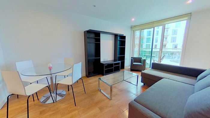 2 Bedroom Apartment To Rent In Saffron Central Square, Croydon, Surrey, CR0