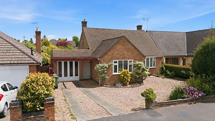 3 Bedroom Detached Bungalow For Sale In Cherry Tree Avenue, Kirby Muxloe, LE9