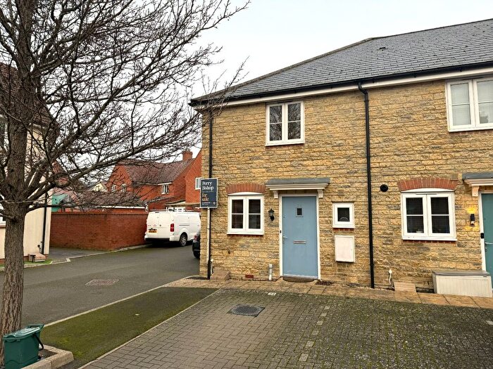 2 Bedroom End Terrace House For Sale In Walker Drive, Faringdon, Oxfordshire, SN7