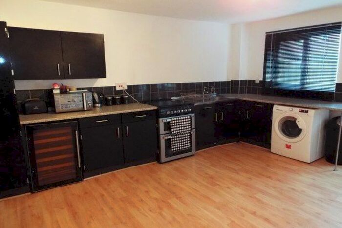 2 Bedroom Semi-Detached House To Rent In Gabrielle Close, Nottingham, NG6