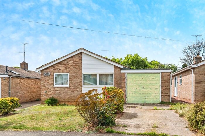 3 Bedroom Detached Bungalow For Sale In Deene Close, Adderbury, Banbury, OX17