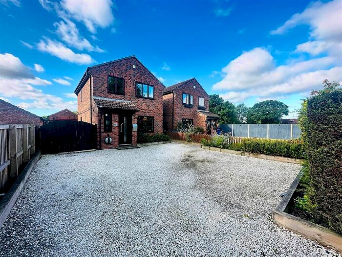 3 Bedroom Detached House For Sale In Park Lane, Barlow, Selby, YO8