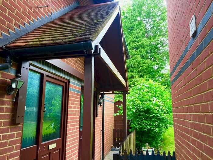 1 Bedroom Property To Rent In Aynscombe Close, Dunstable, LU6