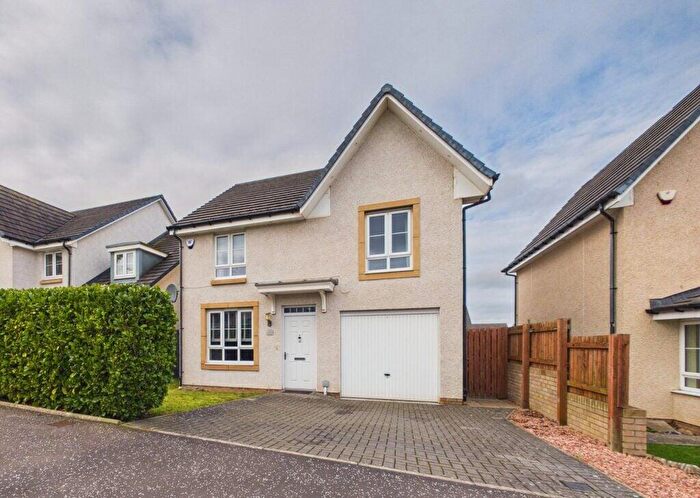 4 Bedroom Detached House For Sale In Clippens Drive, Edinburgh, EH17