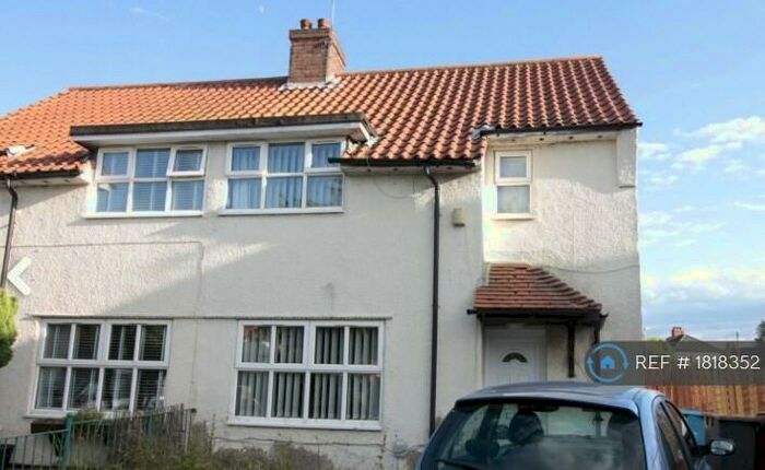 3 Bedroom Semi-Detached House To Rent In First Avenue, Hull, HU6