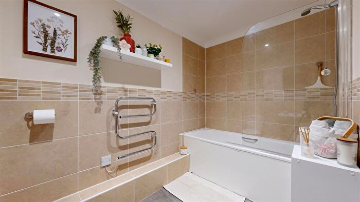 1 Bedroom Flat To Rent In Kirtleton Avenue, Weymouth, DT4