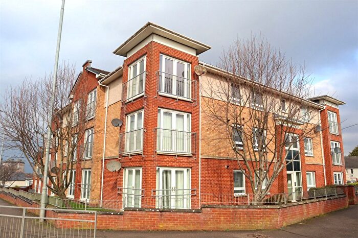 2 Bedroom Flat For Sale In Whinny Burn Court, Motherwell, North Lanarkshire, ML1