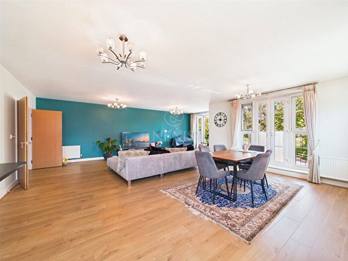 2 Bedroom Flat To Rent In Gresham House, Gresham Park Road, Woking, London, GU22