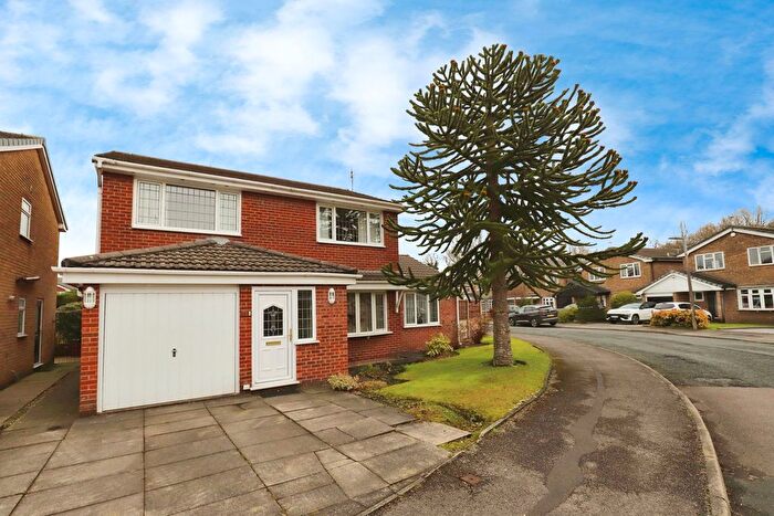 4 Bedroom Detached House For Sale In Grantham Drive, Bury, BL8