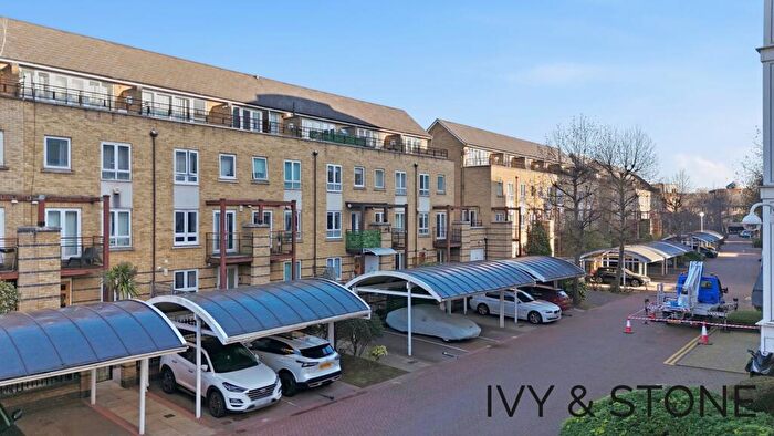 5 Bedroom Semi-Detached House For Sale In St. Davids Square, London, Greater London, E14