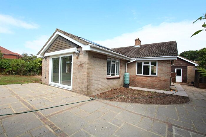2 Bedroom Bungalow To Rent In Botley Road, Horton Heath, Eastleigh, SO50