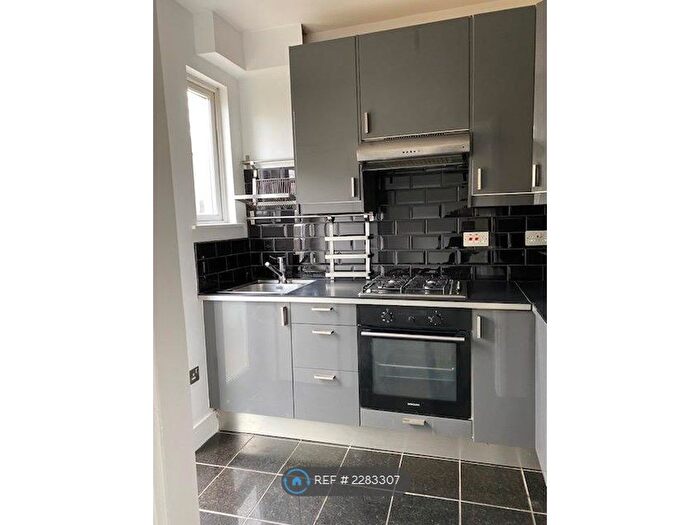 2 Bedroom Terraced House To Rent In Derinton Road, London, SW17