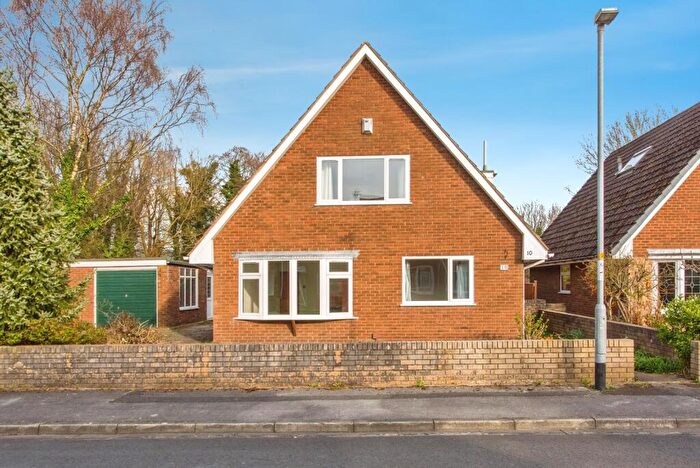 4 Bedroom Detached House For Sale In Brookside Close, Farington Moss, Leyland, Lancashire, PR26