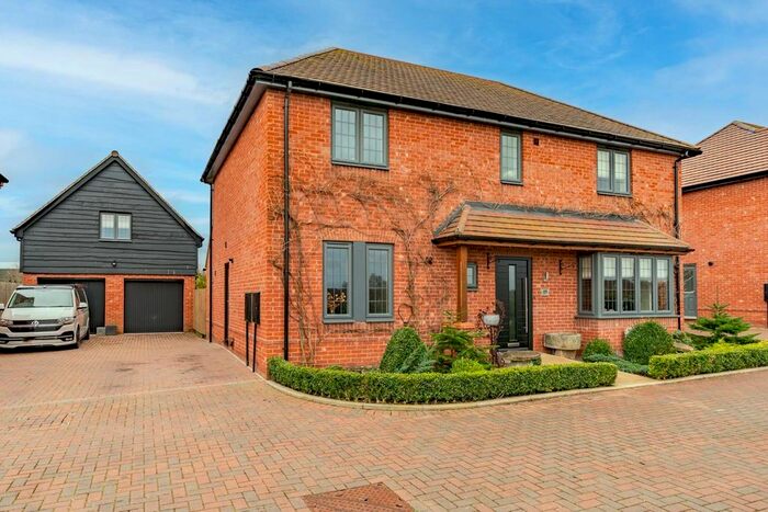 4 Bedroom Detached House For Sale In Lupin Drive, Walton Cardiff, Tewkesbury, GL20