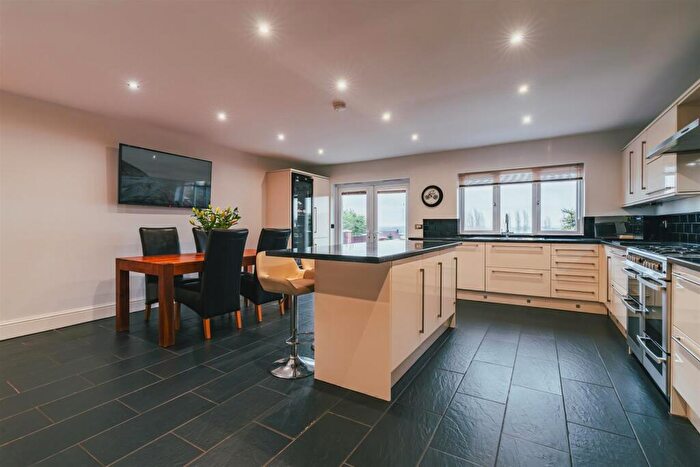 3 Bedroom Detached House For Sale In Serlby Lane, Harthill, Sheffield, S26