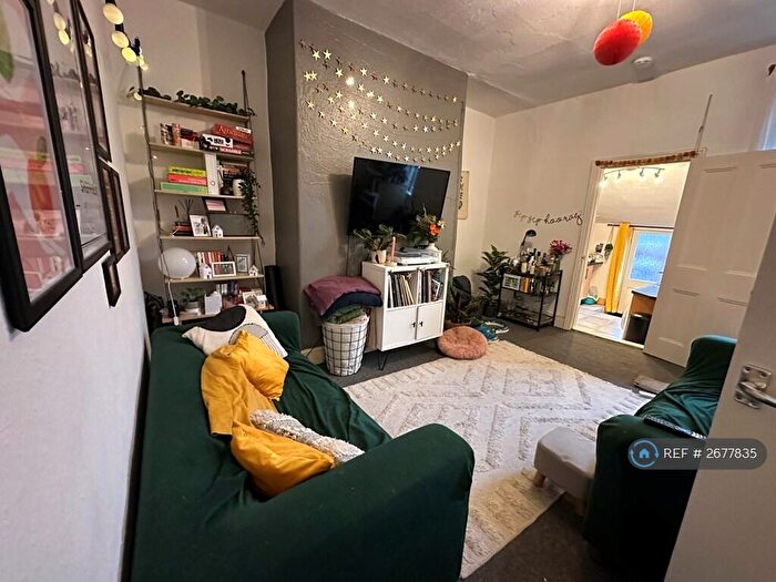 2 Bedroom Flat To Rent In Heaton, Newcastle Upon Tyne, NE6