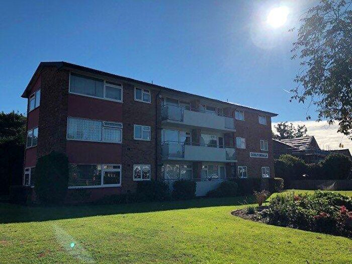 2 Bedroom Flat To Rent In Harwood Grove, Shirley, Solihull, West Midlands, B90
