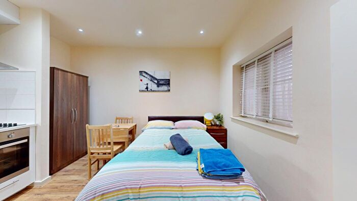 Studio To Rent In Chatsworth Road, Mapesbury, London, NW2