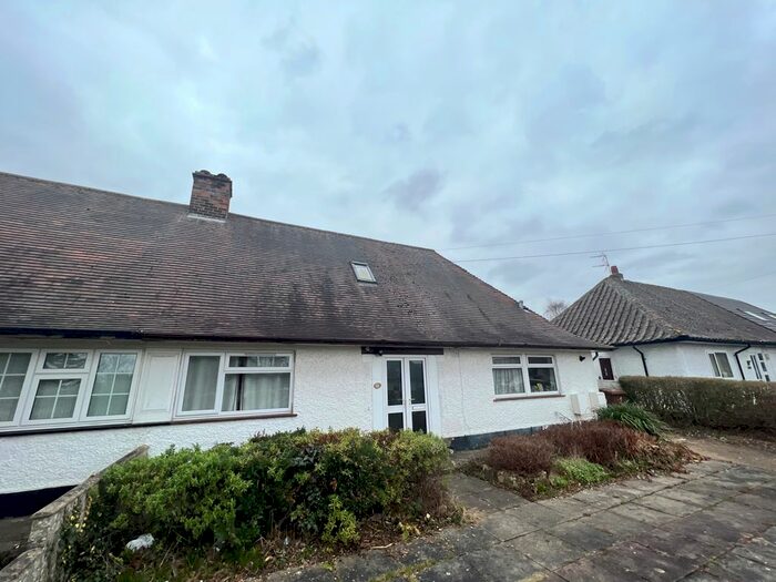 6 Bedroom Bungalow To Rent In Hawton Crescent, Wollaton, Nottingham, NG8