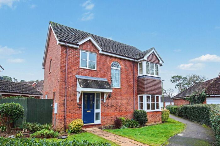4 Bedroom Detached House For Sale In Oaktree Close, Letchworth Garden City, SG6