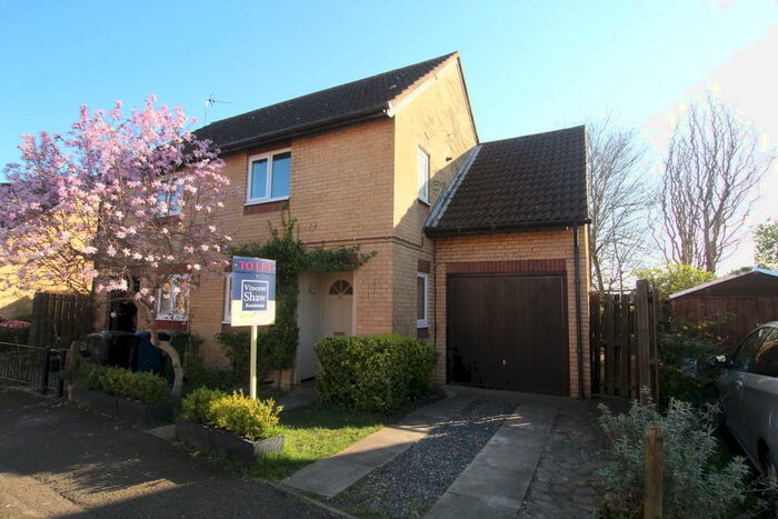 3 Bedroom Semi-Detached House To Rent In Thorpe Way, Cambridge, CB5