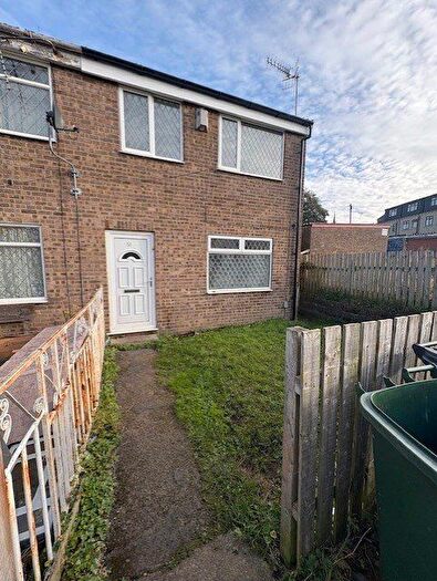 3 Bedroom Terraced House To Rent In Rayleigh Street, Bradford, BD4