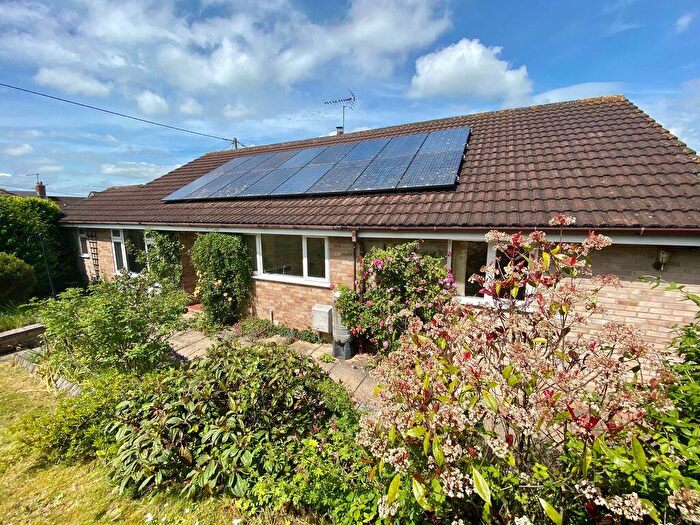 3 Bedroom Bungalow For Sale In Wylye Road, Warminster, BA12