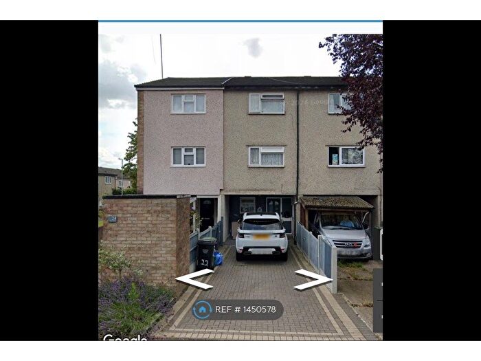 3 Bedroom Terraced House To Rent In Deneway, Basildon, SS16