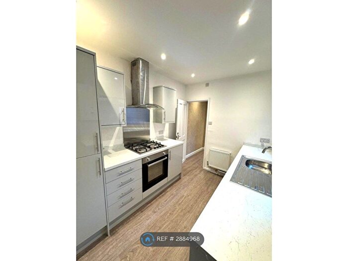 2 Bedroom Maisonette To Rent In Shields Road, Newcastle Upon Tyne, NE6
