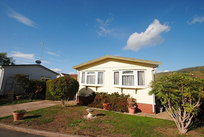 2 Bedroom Mobile/park Home For Sale In Woodmancote Park Homes, Woodmancote, Cheltenham, GL52