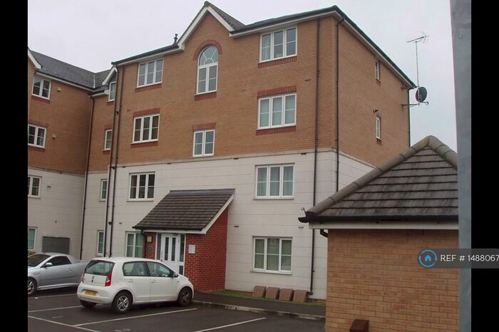 2 Bedroom Flat To Rent In Twickenham Close, Swindon, SN3