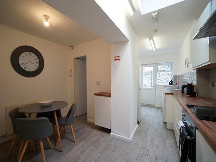 4 Bedroom House To Rent In William Street, Bangor, LL57