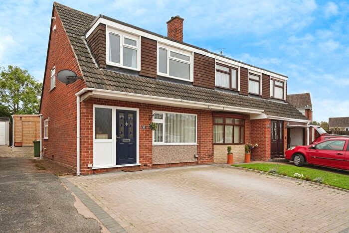3 Bedroom Semi Detached House For Sale In Ellison Avenue, Worcester, Worcestershire, WR2