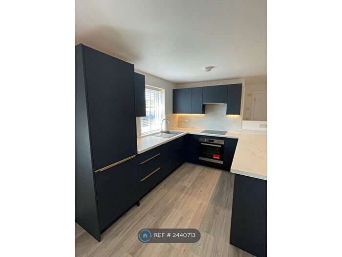 2 Bedroom Flat To Rent In London Road, Bognor Regis, PO21