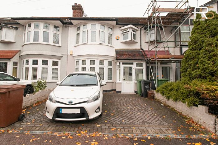 3 Bedroom Terraced House To Rent In Normanshire Drive, Chingford, E4