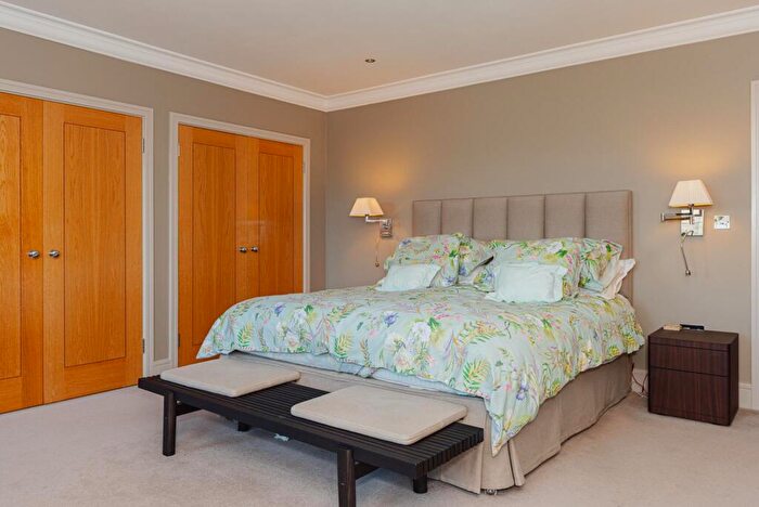 5 Bedroom Detached House For Sale In Walpole Avenue, Chipstead, CR5