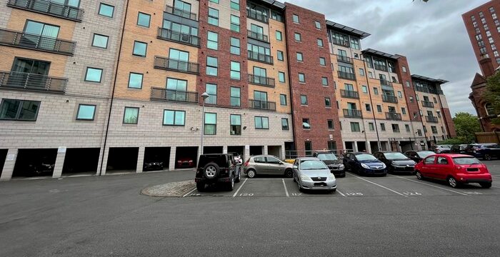 2 Bedroom Flat To Rent In City Point, Chapel Street, Salford, M3